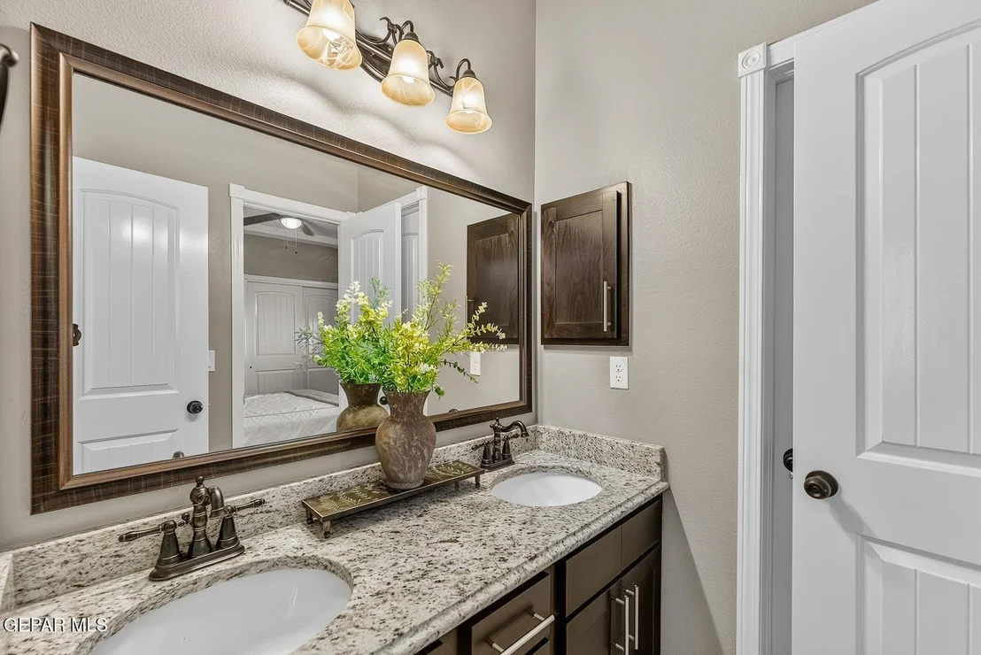 Photo of 7893 Enchanted View Drive