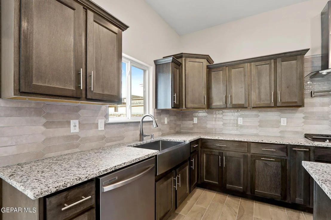 Photo of 13086 Grantham Lane