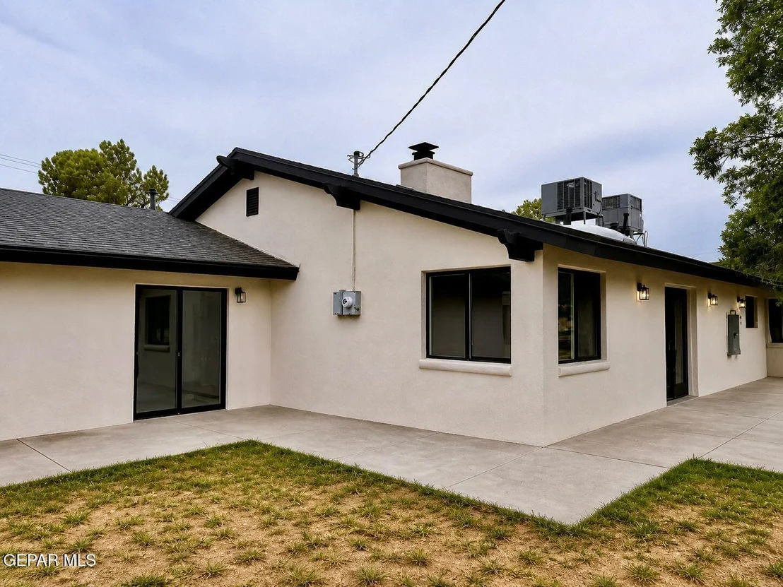 Photo of 775 W BORDERLAND Road