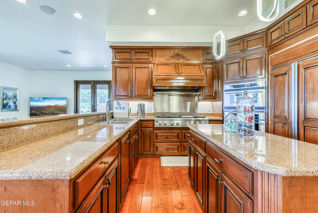 Photo of 6309 VIA SERENA Drive