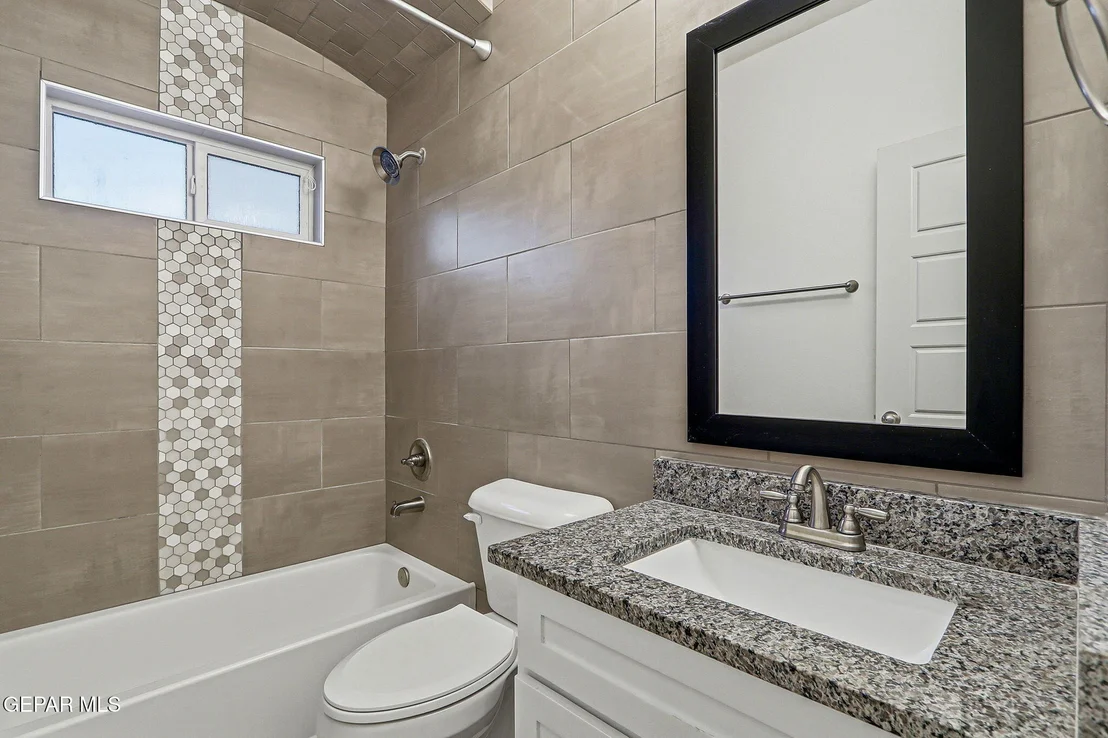 Photo of 932 PENRITH Street