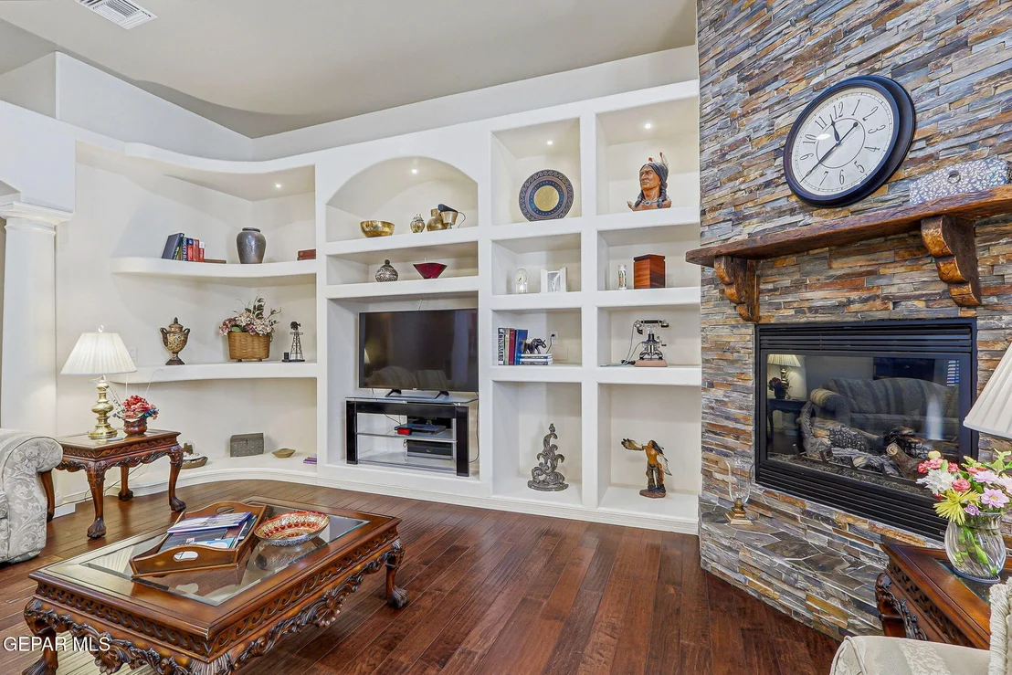 Photo of 6340 FRANKLIN RED Drive