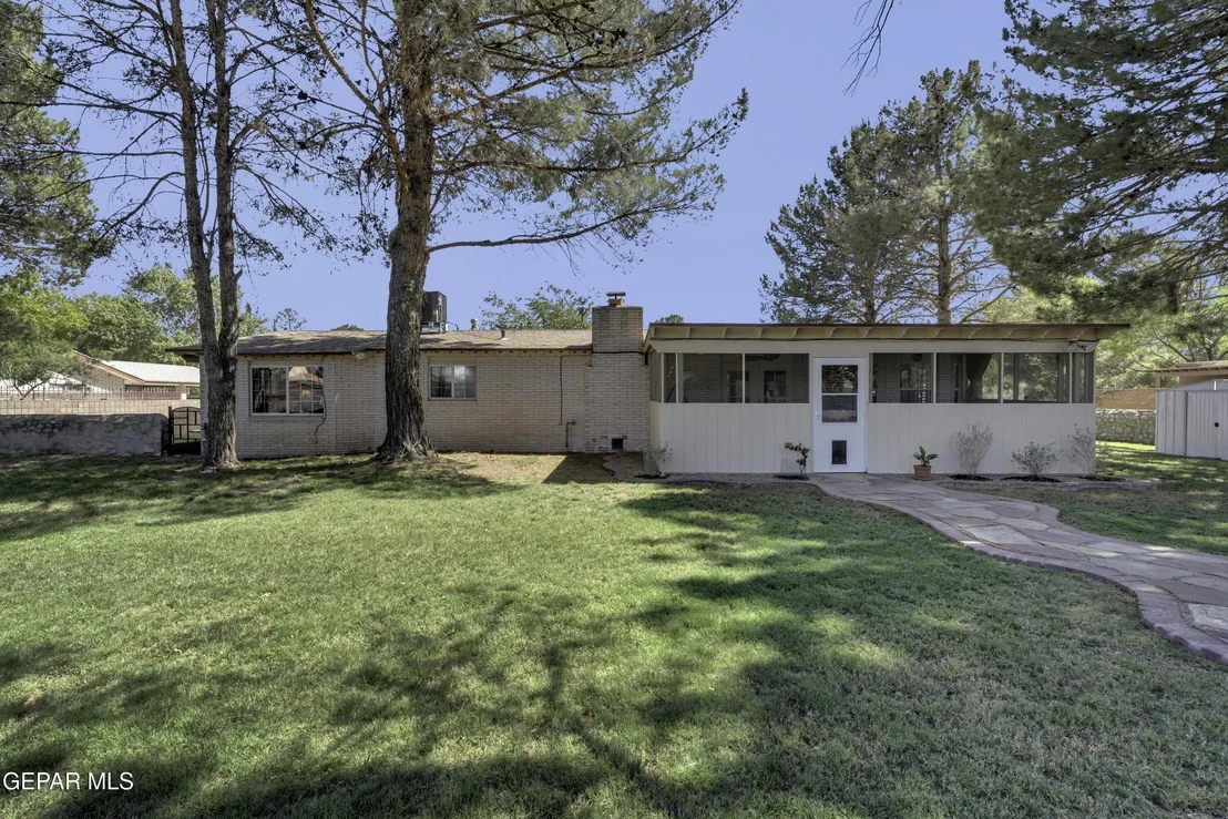 Photo of 801 MONTCLAIR Drive