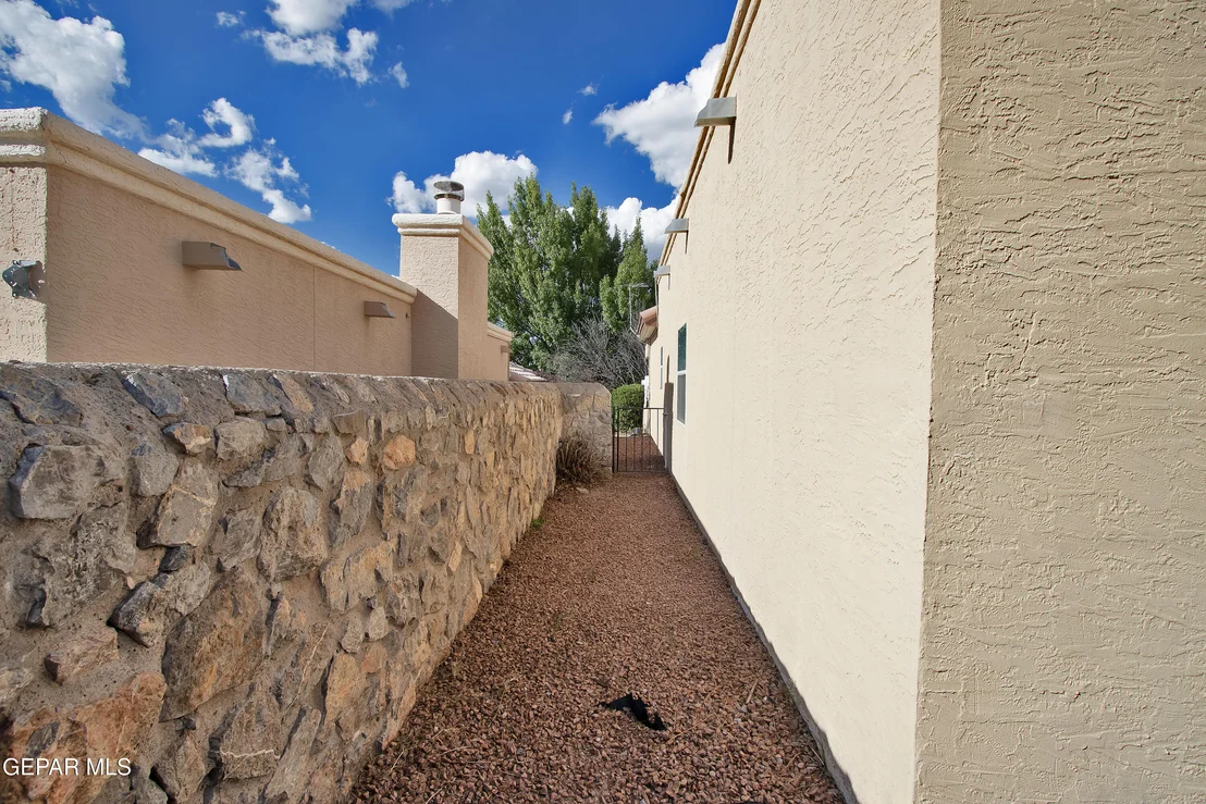 Photo of 6712 Isla Del Rey Drive