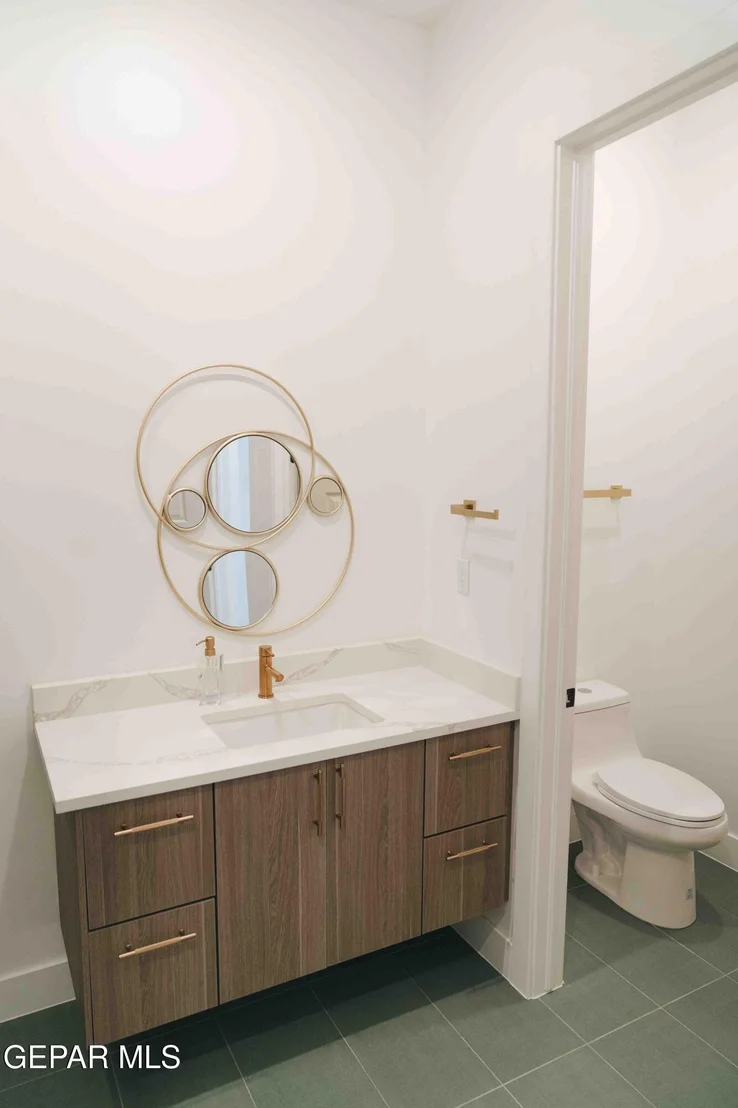 Photo of 653 BIR Circle