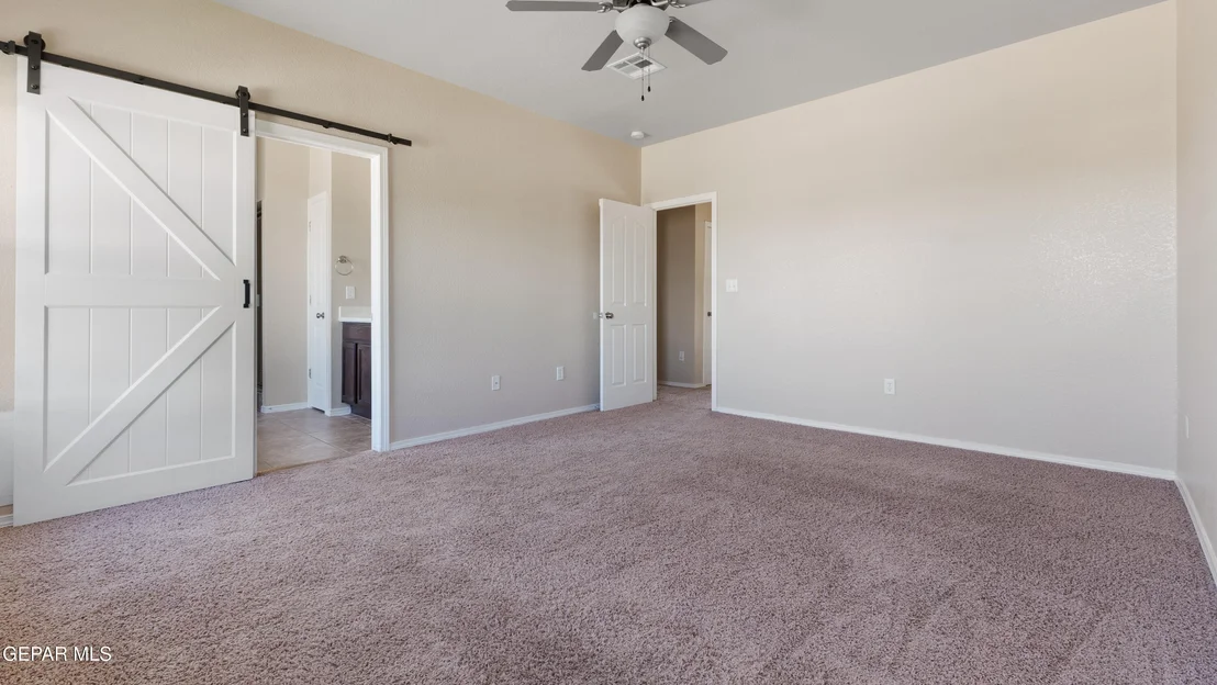 Photo of 5975 REDSTONE RIM Drive