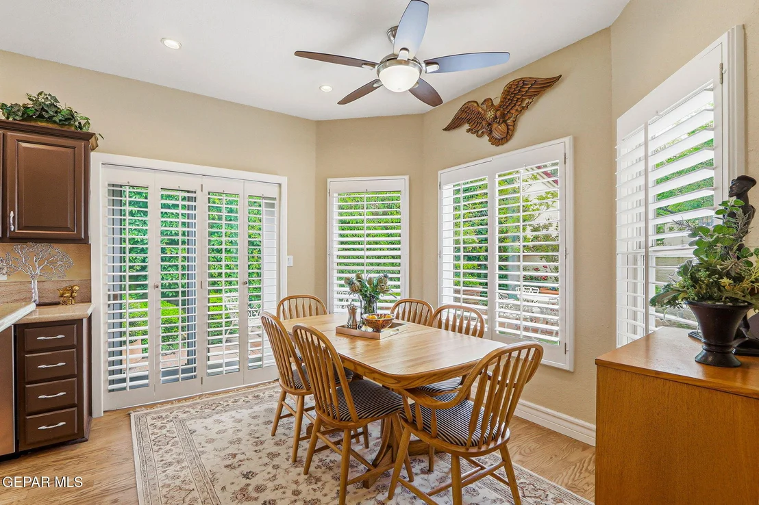 Photo of 1013 LOS JARDINES Circle