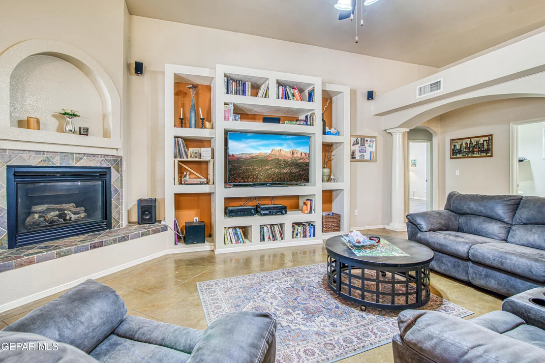 Photo of 5800 ANGEL Street