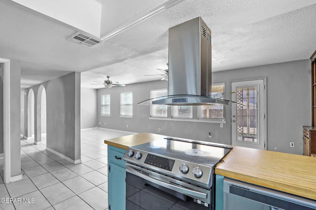 Photo of 237 MOONGLOW Drive