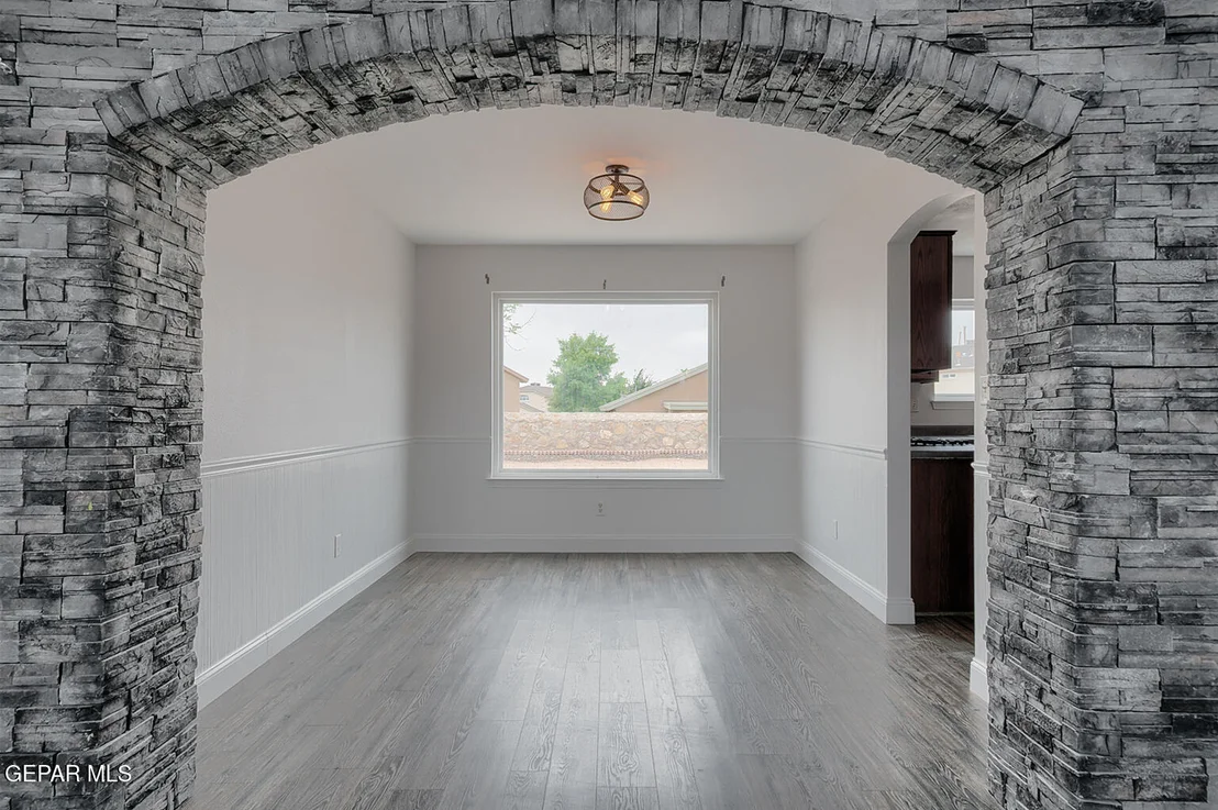 Photo of 455 Shadow Glen Court