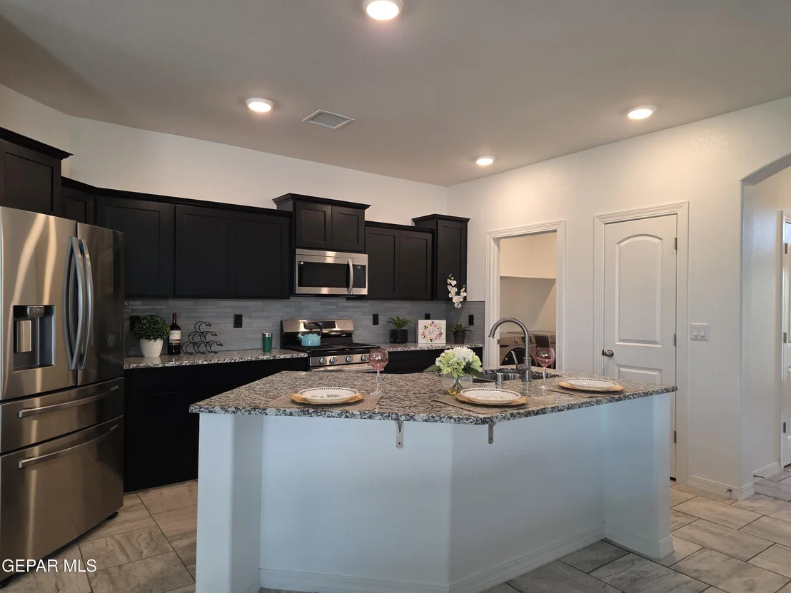 Photo of 6024 HIDDEN ROW Avenue