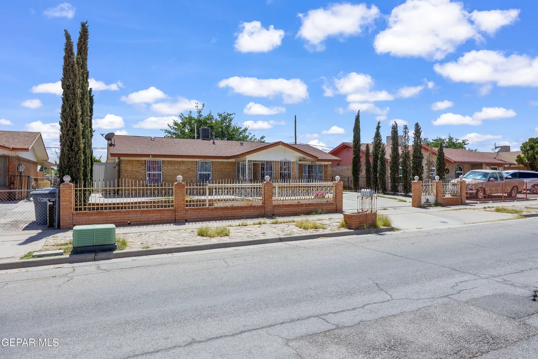 Photo of 9232 Morelia Road