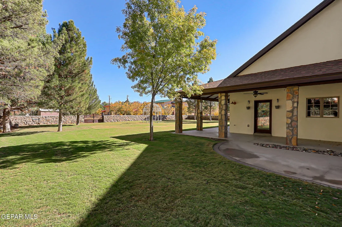 Photo of 5540 Westside Drive