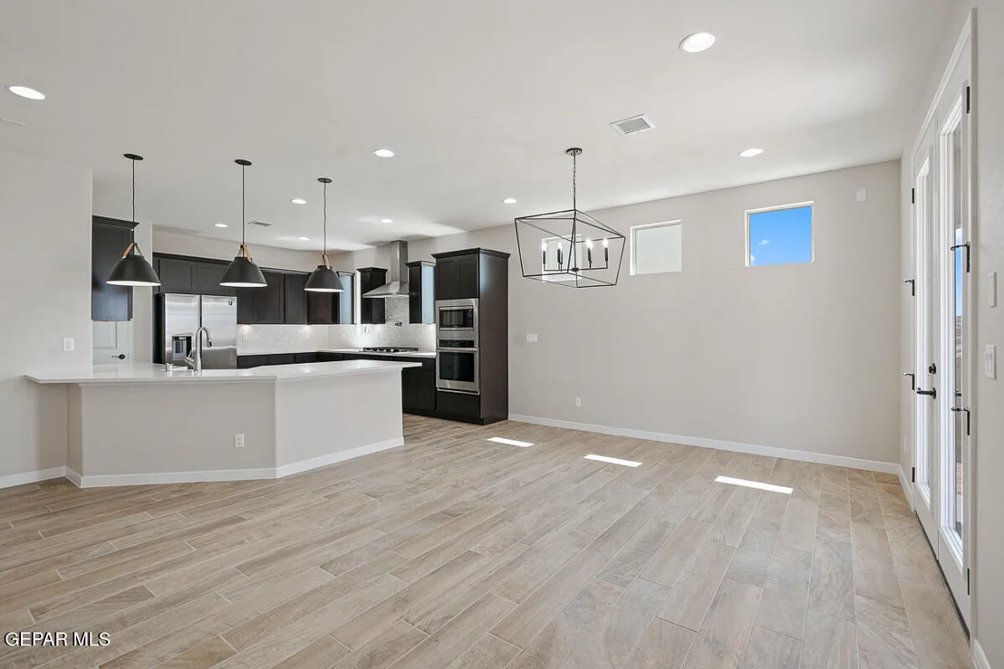 Photo of 905 Bilton Place