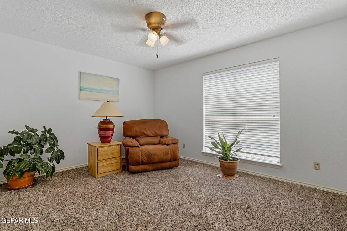 Photo of 805 BRUSSELS Way