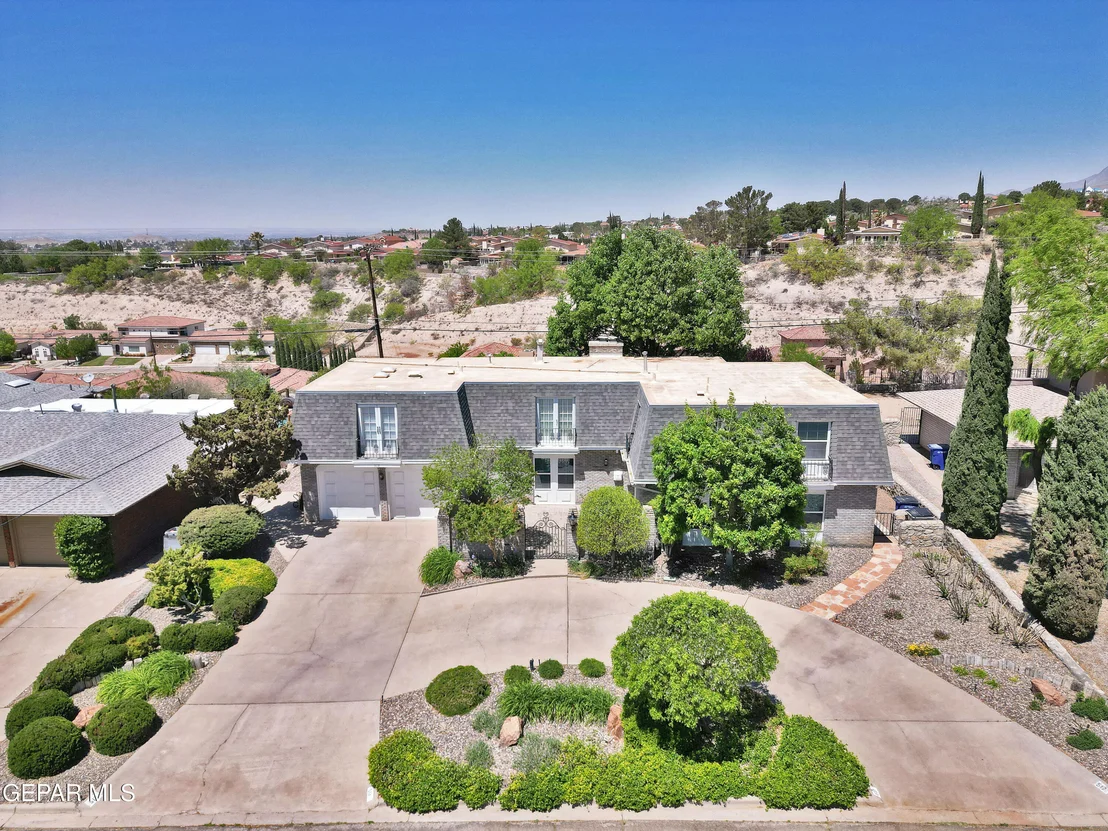 Photo of 517 Stonebluff Road