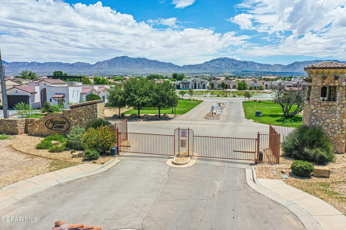 Photo of 5620 RIVER RUN Street