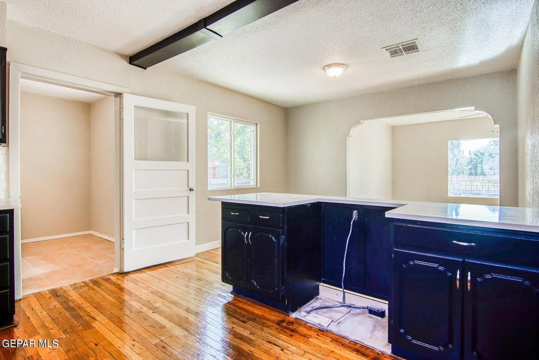 Photo of 915 Sparks Circle