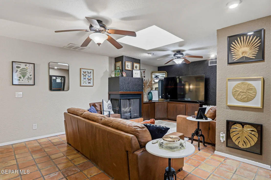 Photo of 10644 LIMAS Drive