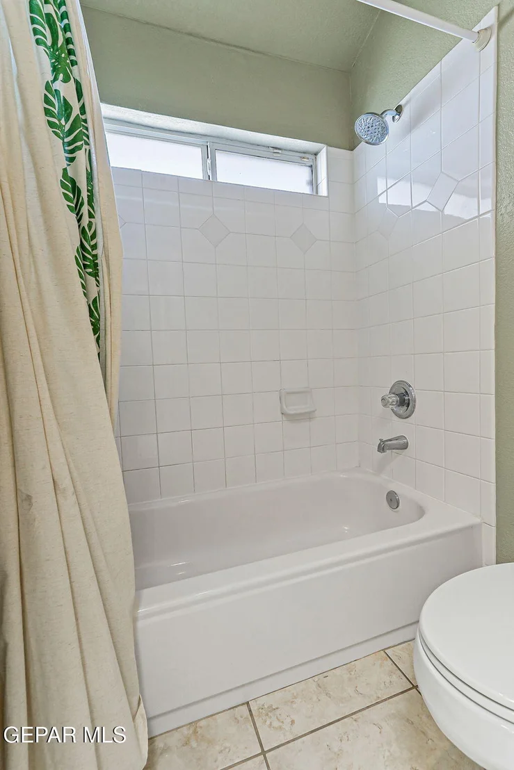Photo of 1400 Maple Ridge Way