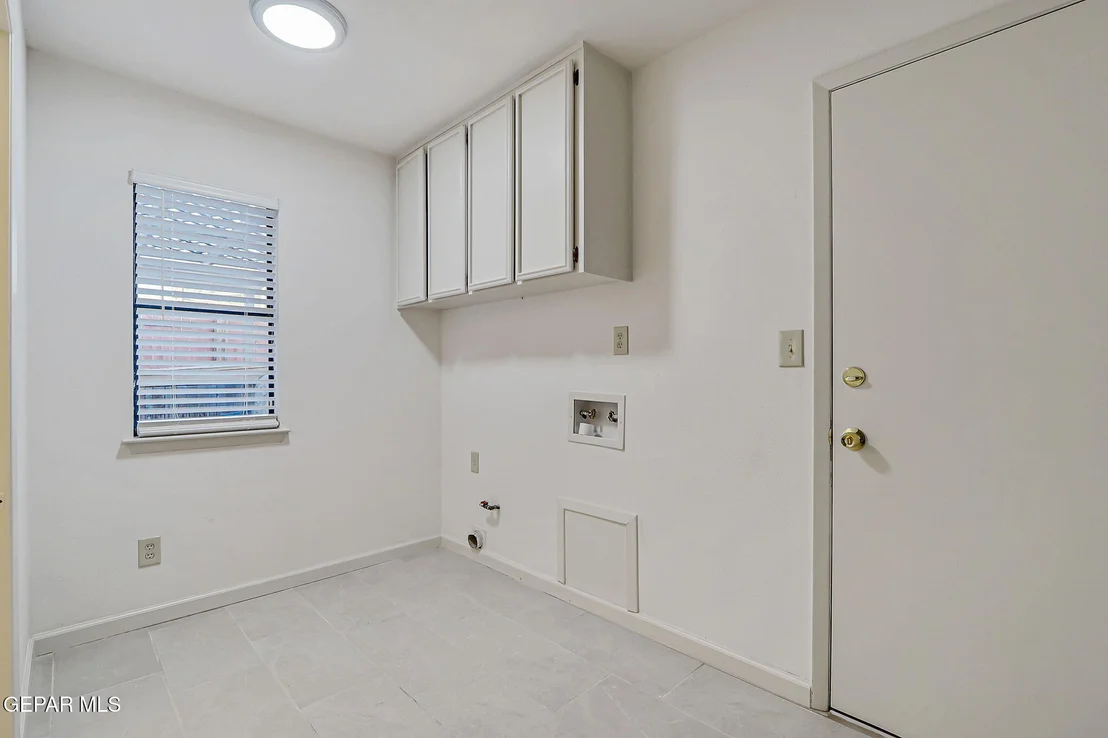 Photo of 836 ESPOLON Drive