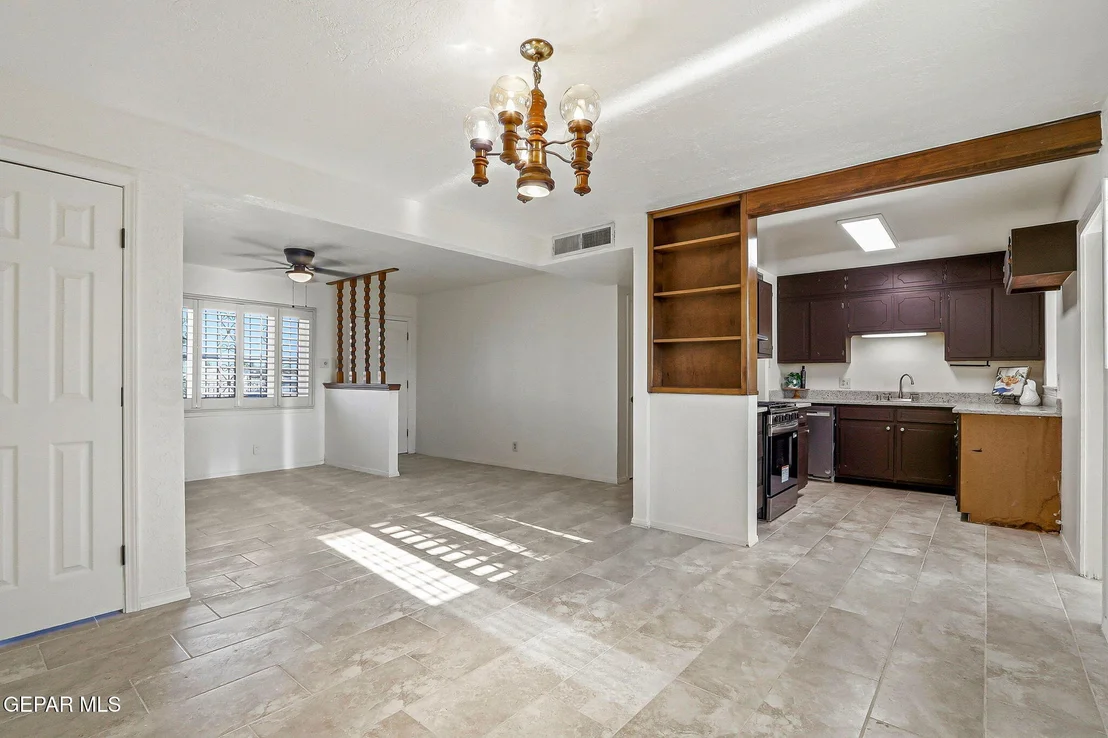 Photo of 1101 DOYLE Place