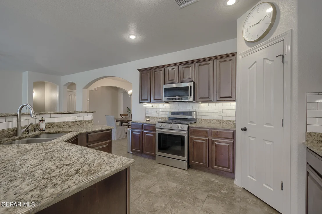 Photo of 5620 VALLEY MAPLE Drive