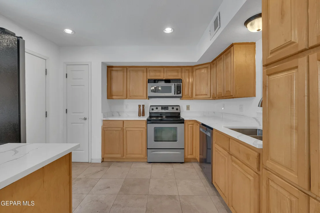 Photo of Unit T37 at 4433 STANTON Street