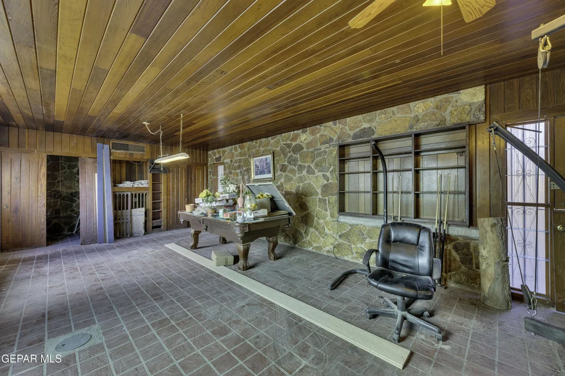 Photo of 2500 HAWLEY Circle