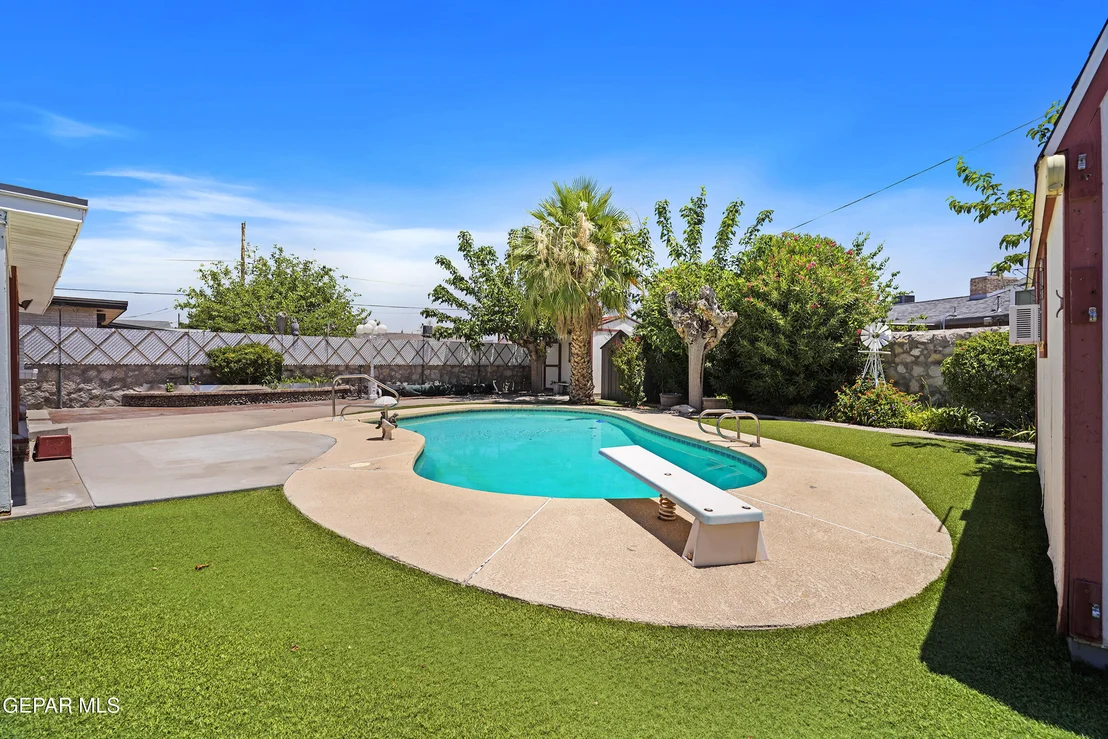 Photo of 1300 SUNBURST Drive