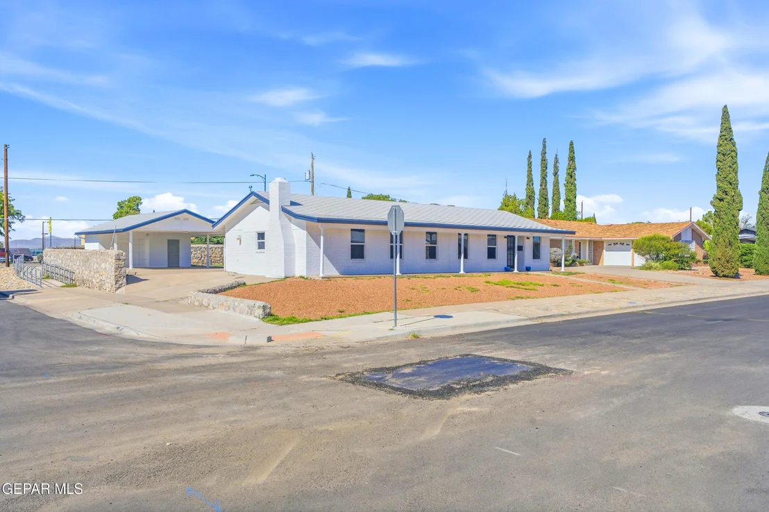 Photo of 8312 Mineola Drive