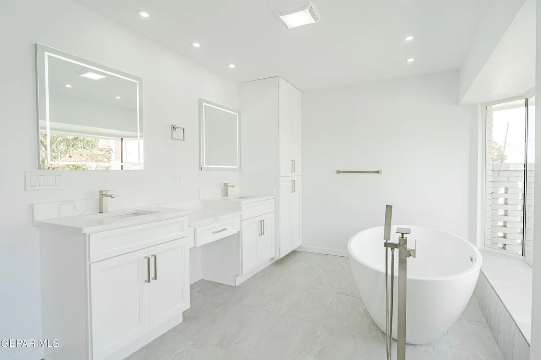 Photo of 9000 GALENA Drive