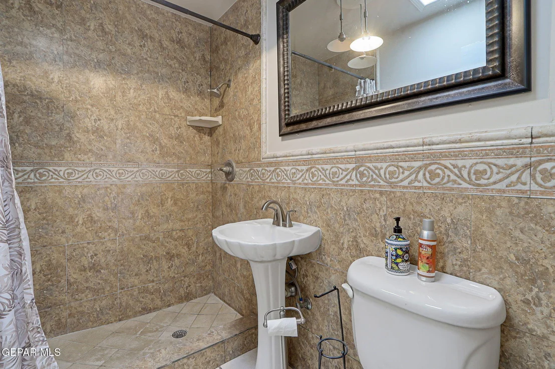 Photo of 1304 Honeysuckle Drive
