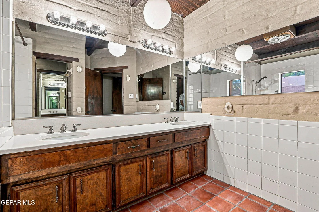 Photo of 6412 VIA DE ALBUR Court