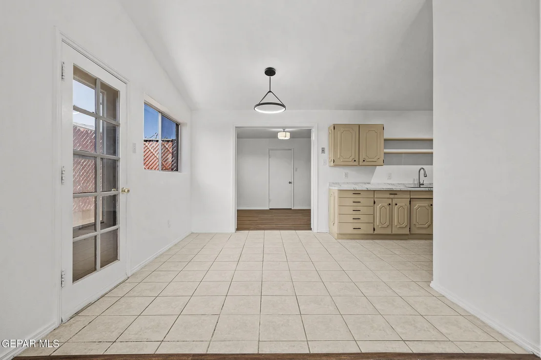 Photo of 468 BORRETT Street