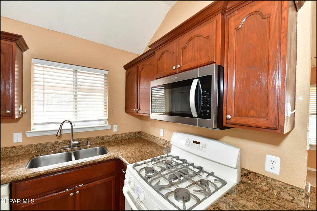 Photo of 7737 PLAZA AZUL Road