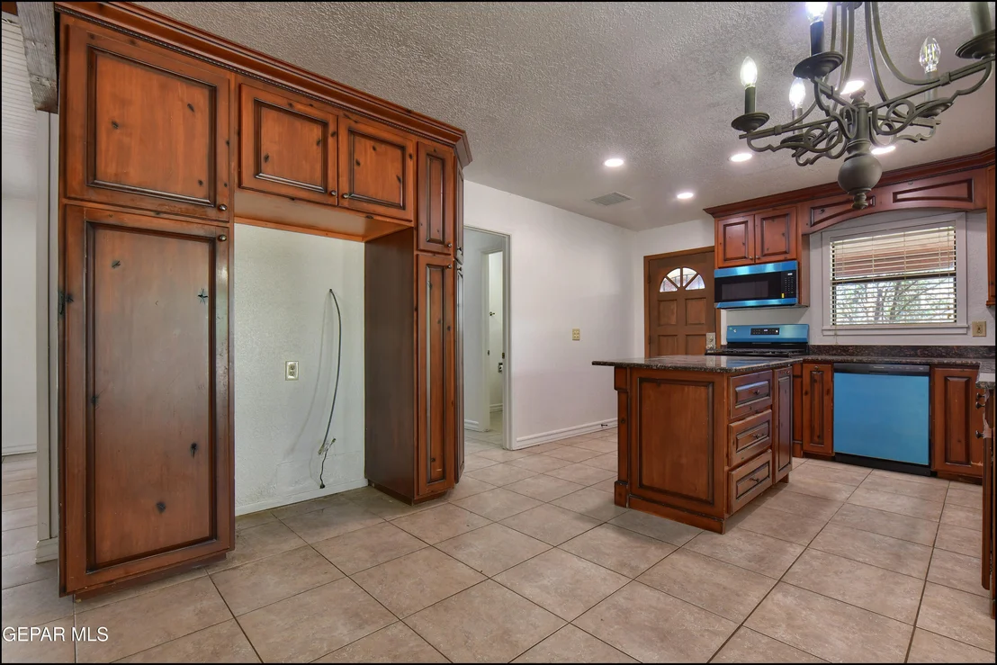 Photo of 6525 UPPER VALLEY Road