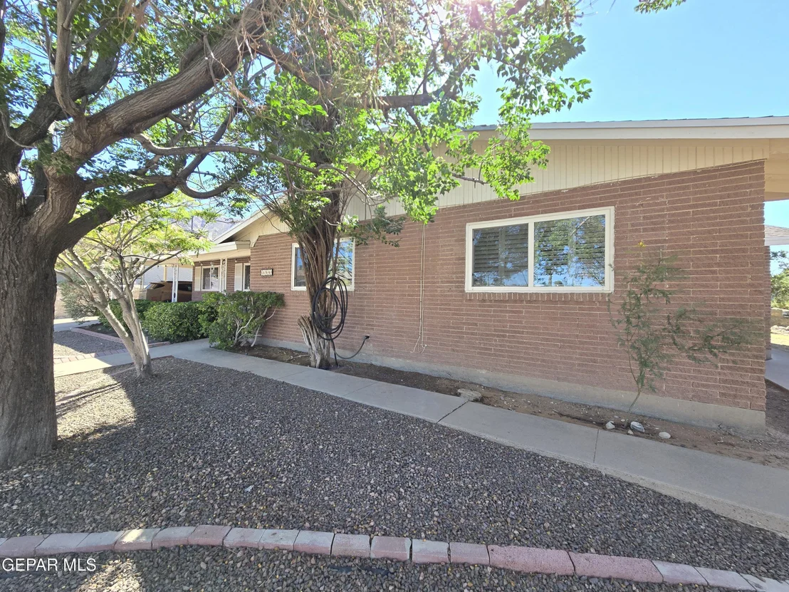 Photo of 4200 BUCKINGHAM Drive