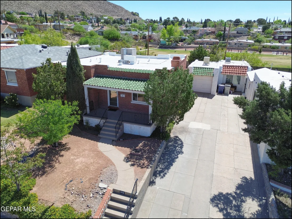 Photo of 912 MESITA Drive