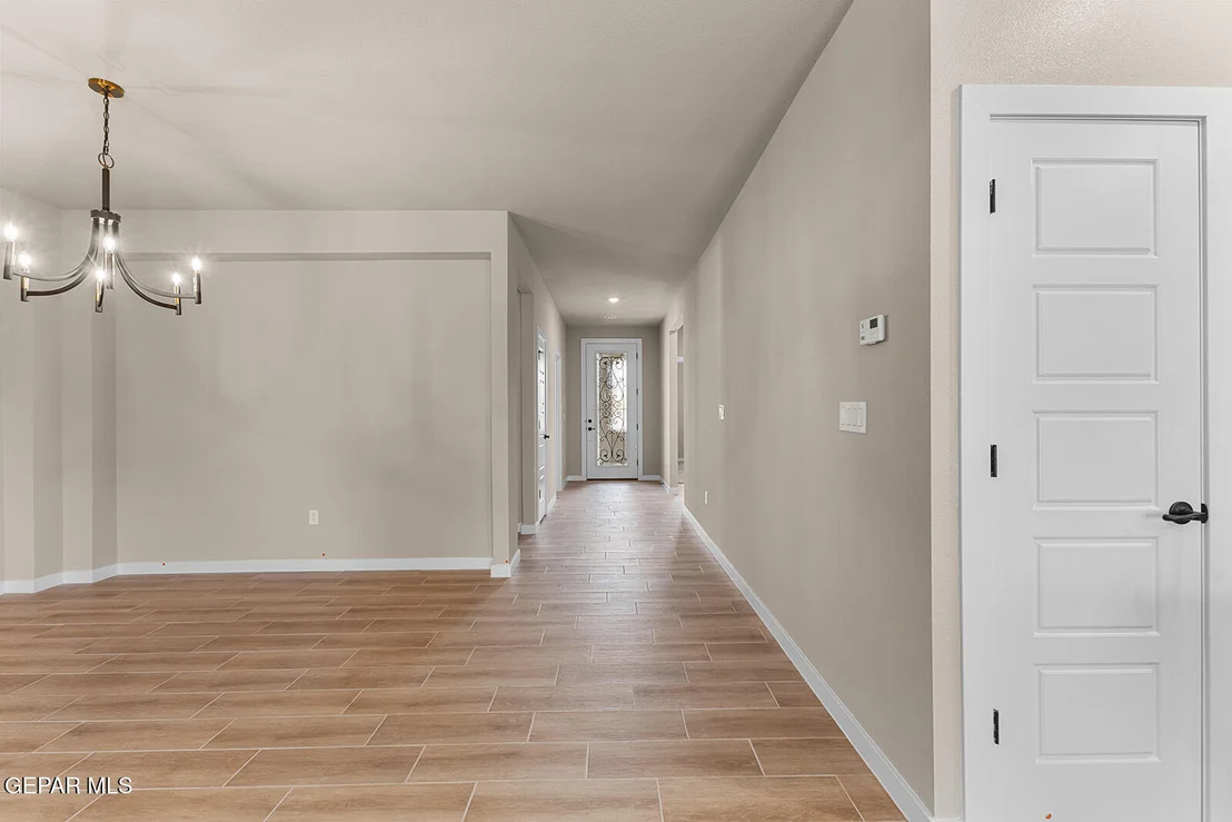 Photo of 929 Nayland Place
