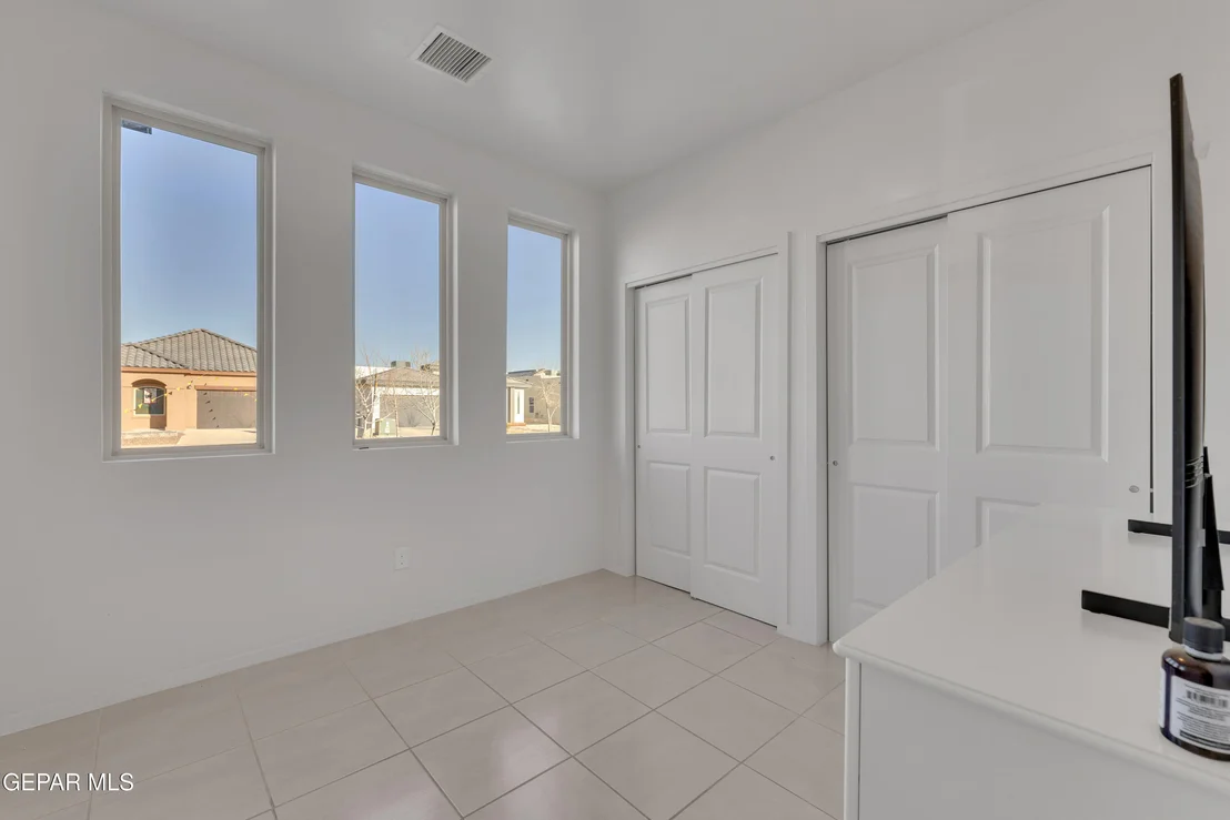 Photo of 973 Rothbury Street
