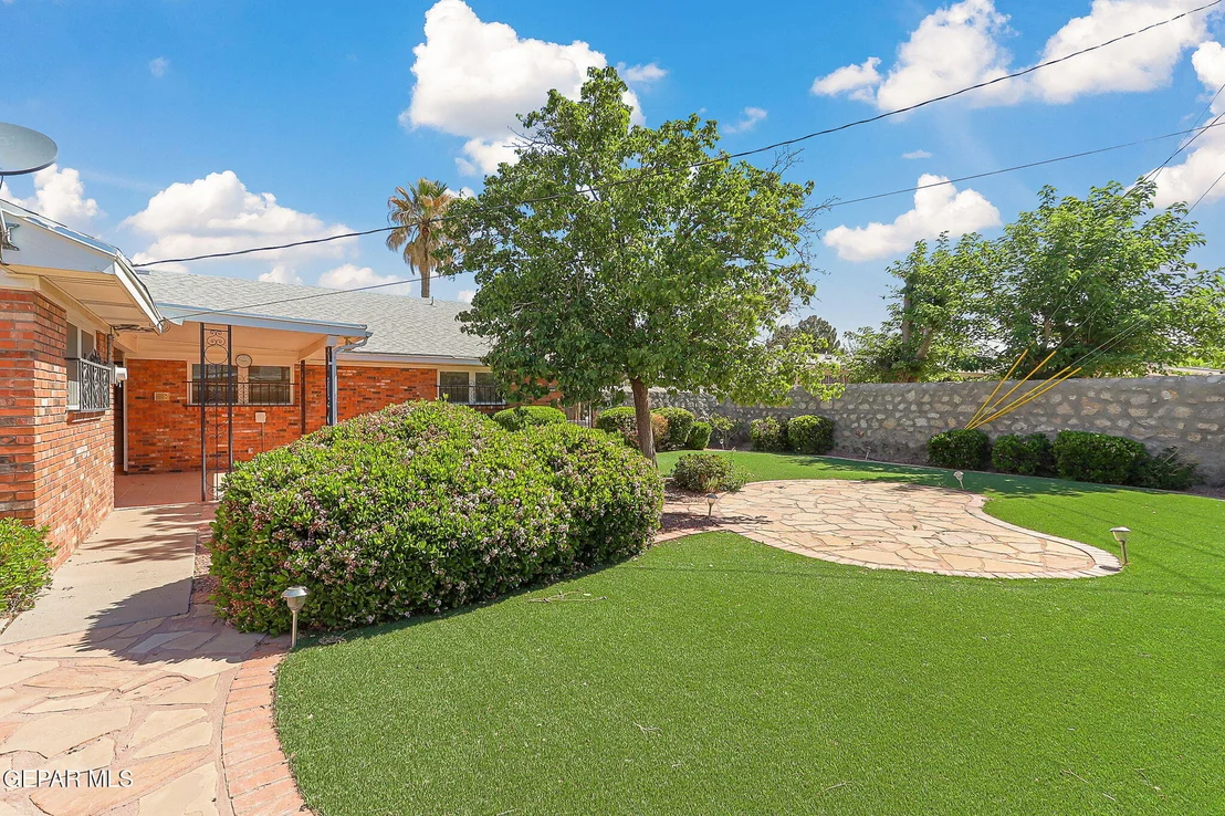Photo of 9000 MCCABE Drive