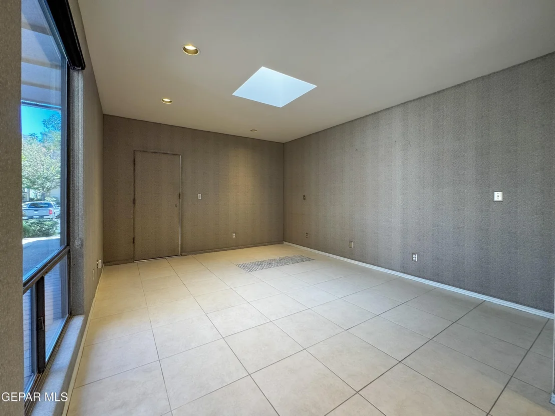 Photo of 1114 Los Jardines Circle