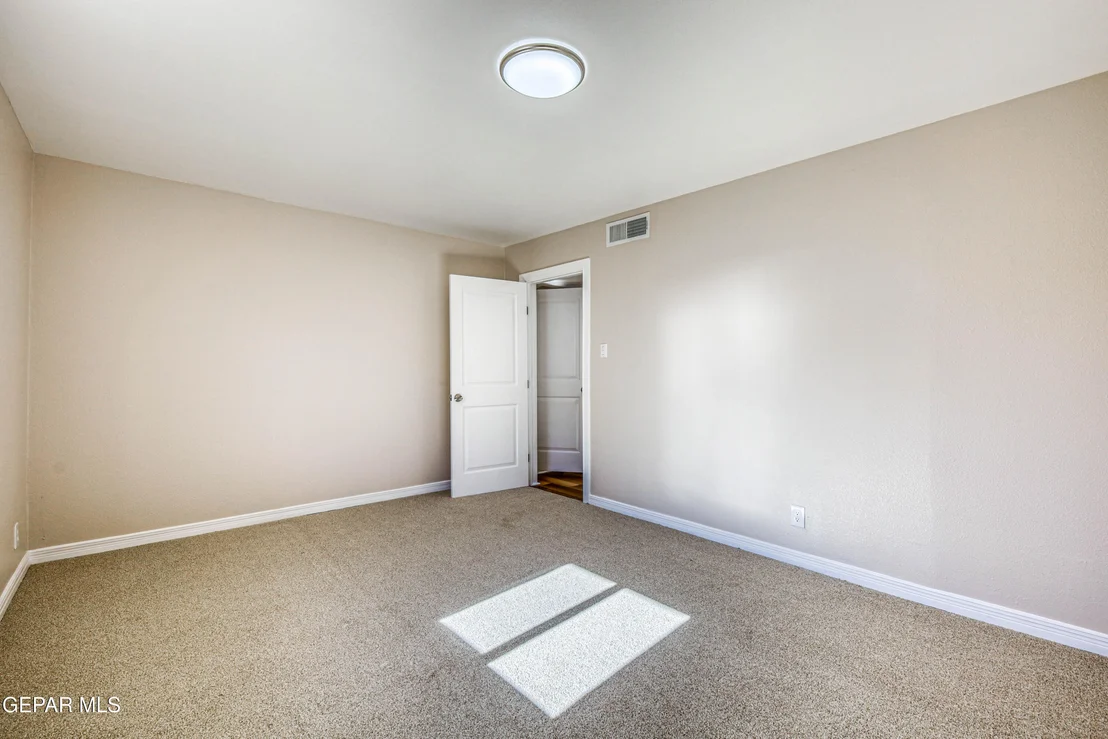 Photo of 424 Indian Place