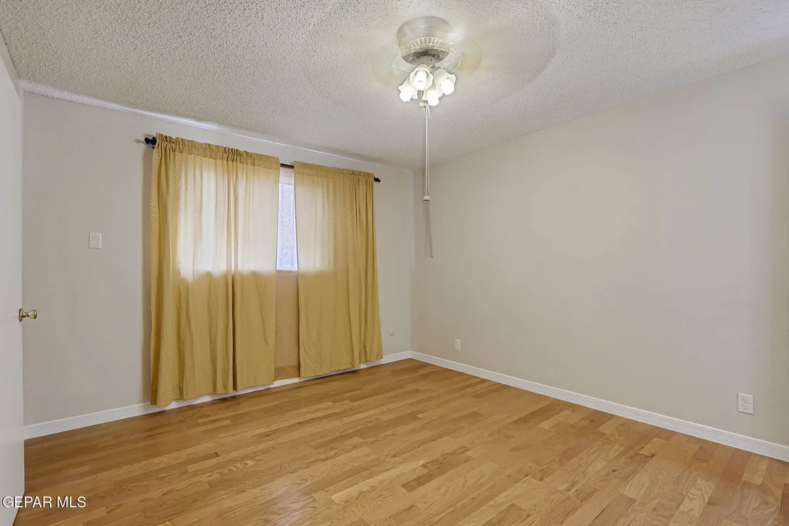 Photo of 1304 Honeysuckle Drive