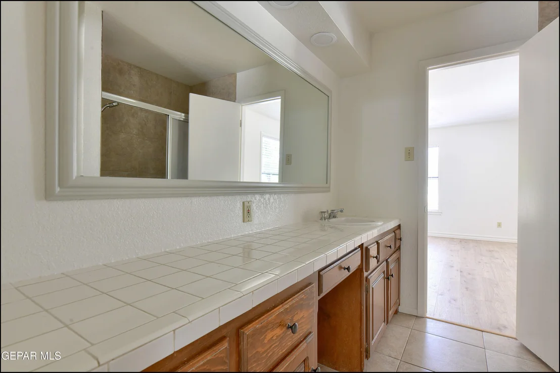 Photo of 6525 UPPER VALLEY Road
