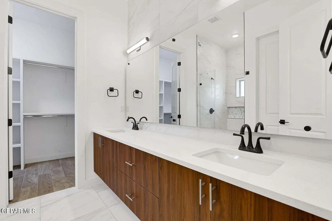 Photo of 933 ADA Lane