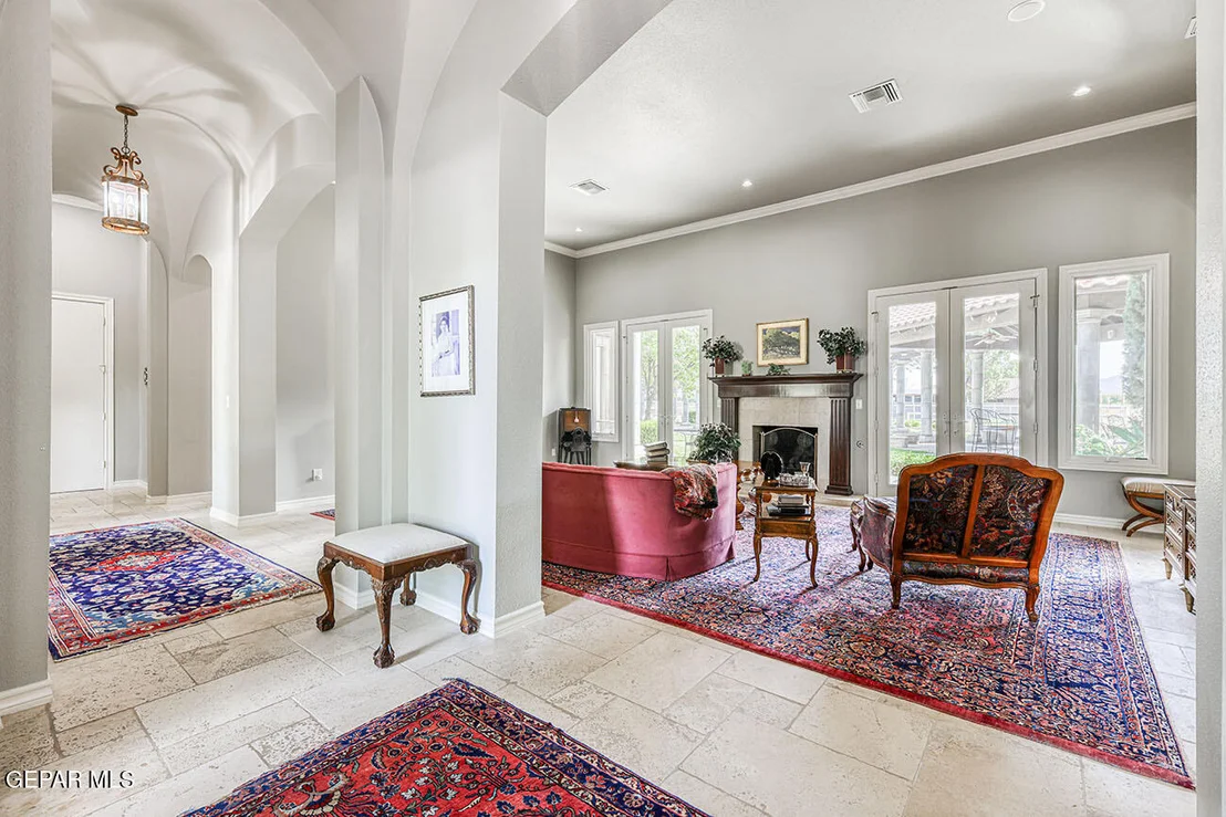 Photo of 656 COX Road