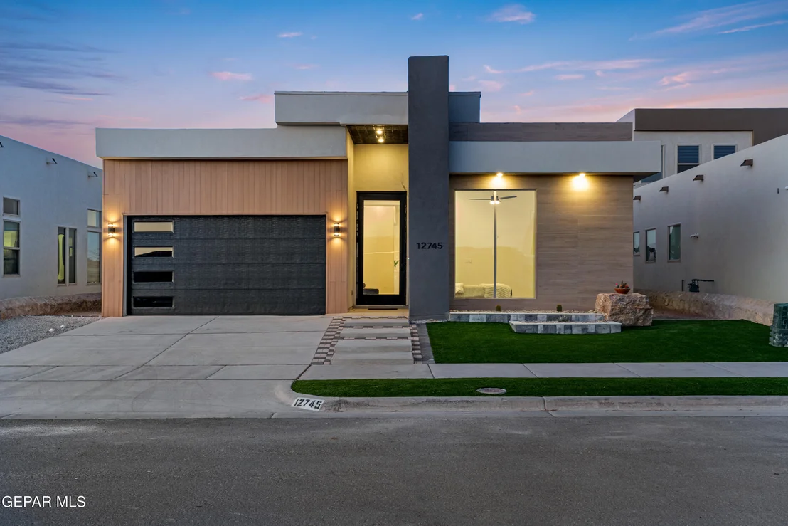 Photo of 1400 HARLAN POINT Place