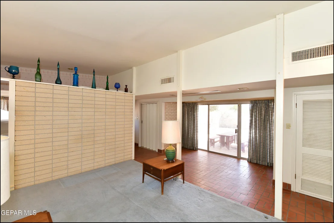 Photo of 9525 DESERT RIDGE Drive
